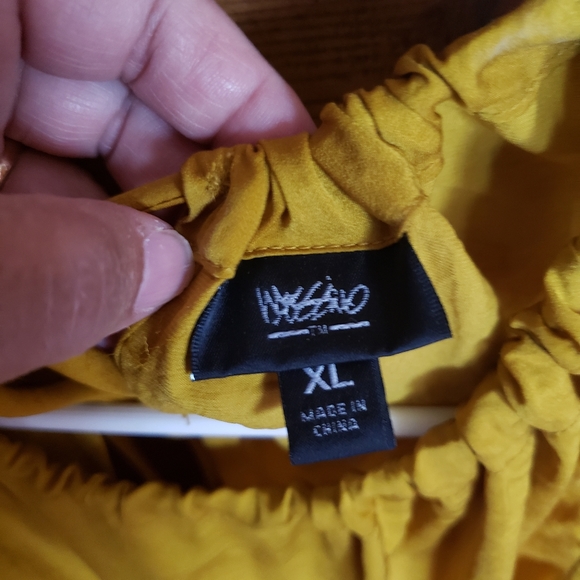 MOSSIMO Mustard Sleeveless Flowy Top Sz XL EUC!! - Picture 2 of 3
